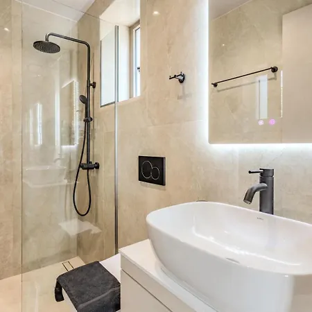 Lydia 2026 - Luxury Stone Retreat With Private Pool Villa